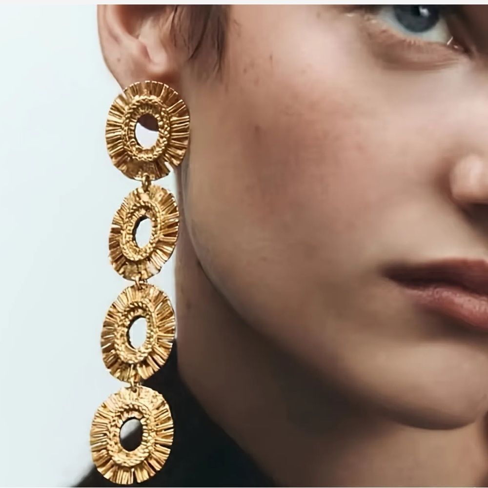 Statement drop earrings A250